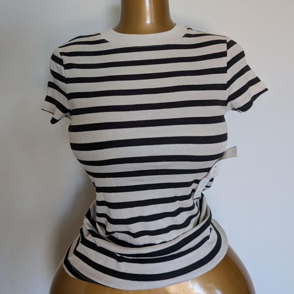 A New Day Black and Cream Striped Short Sleeve Top S Casual Ribbed Crewneck Tee